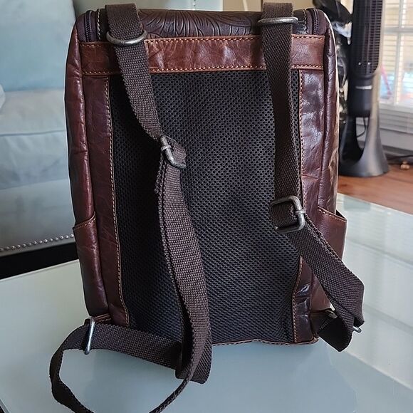 Jack Grorges Voyager Leather Convertible Bag - Picture 5 of 11